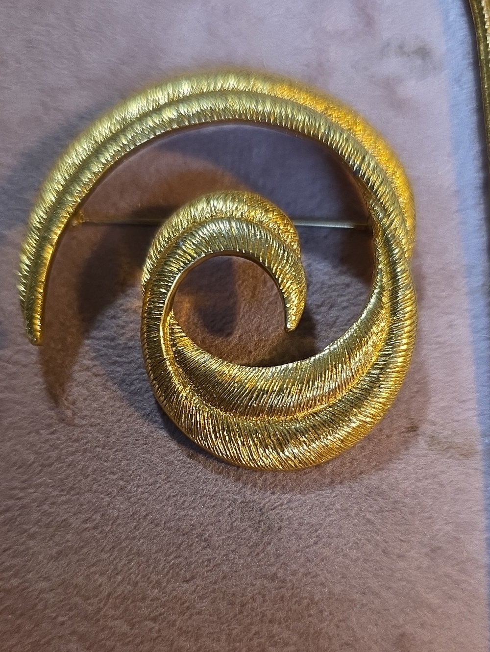 Vintage 1960s Textured Gold Tone Abstract Swirl Brooch